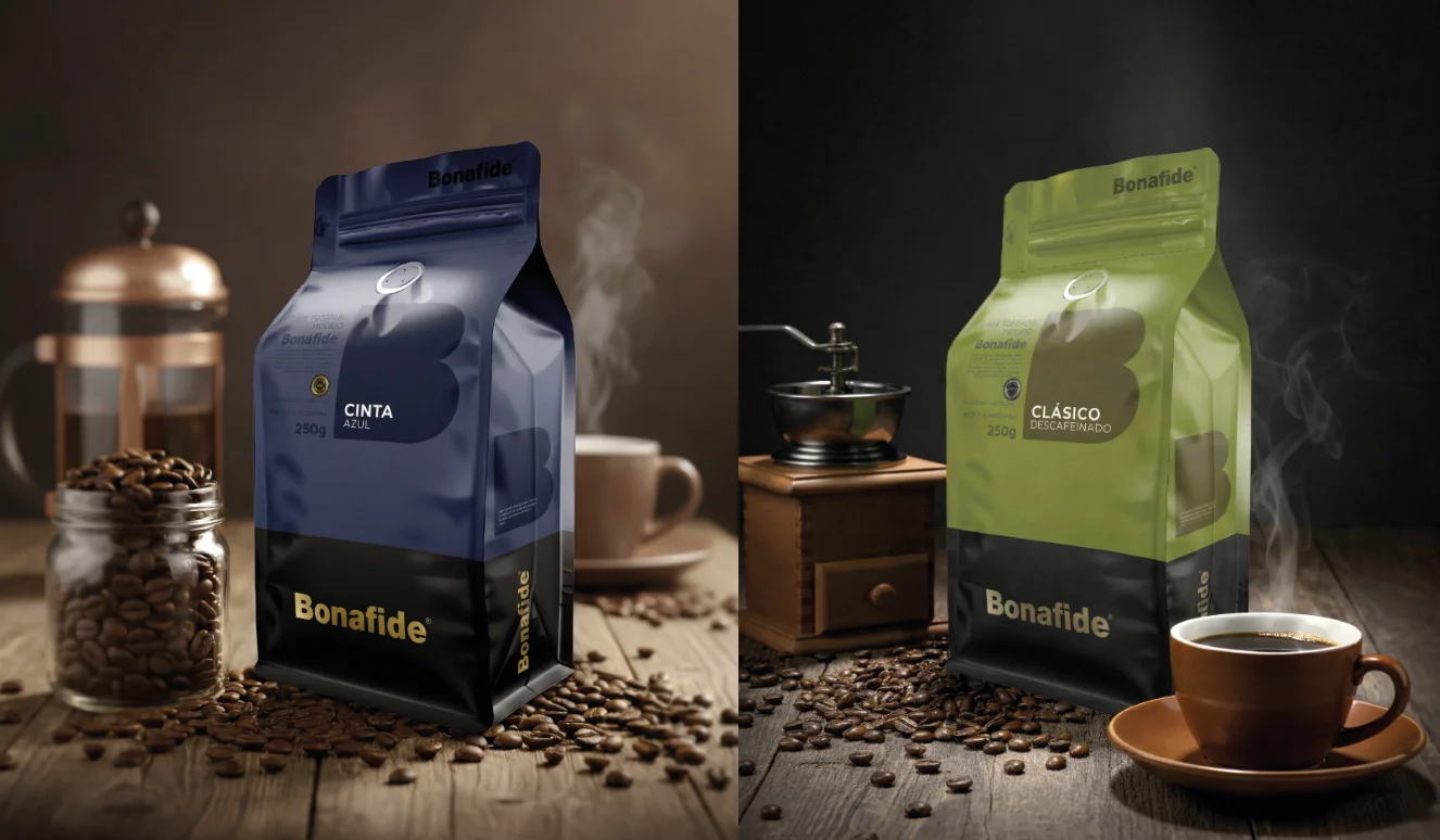 Bolsas de café Bonafide y una taza con arte latte
